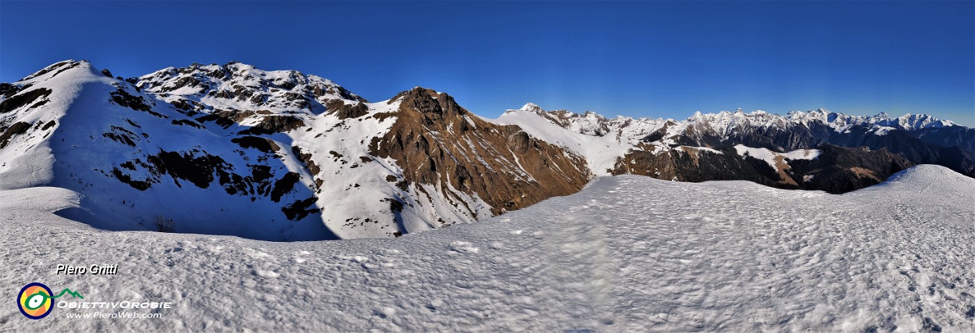 48 Dal Collino (1862 m) da sx Sella, Ponteranica, Mincucco, altre Orobie.jpg